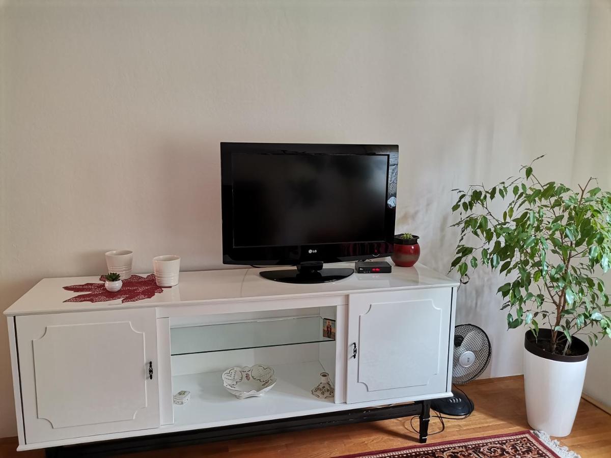 Kelizual Apartment Gornji Milanovac Luaran gambar